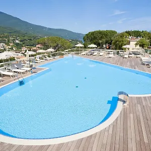 https://hotel-la-perla-del-golfo.it-tuscanyhotel.com